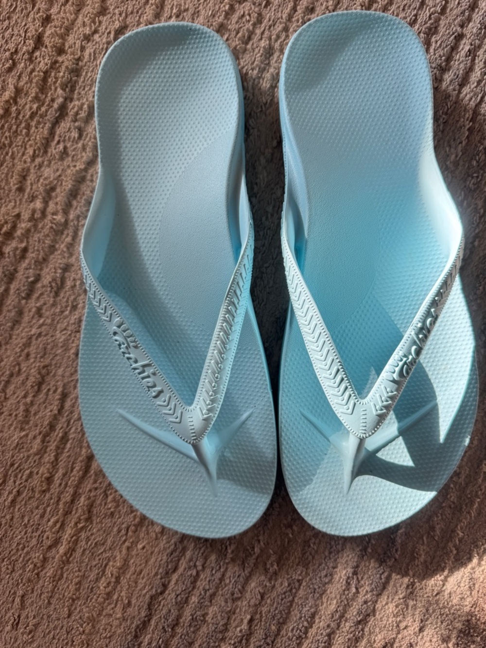 Women’s Archies Light Blue Flip Flop Sandals
Size 8
